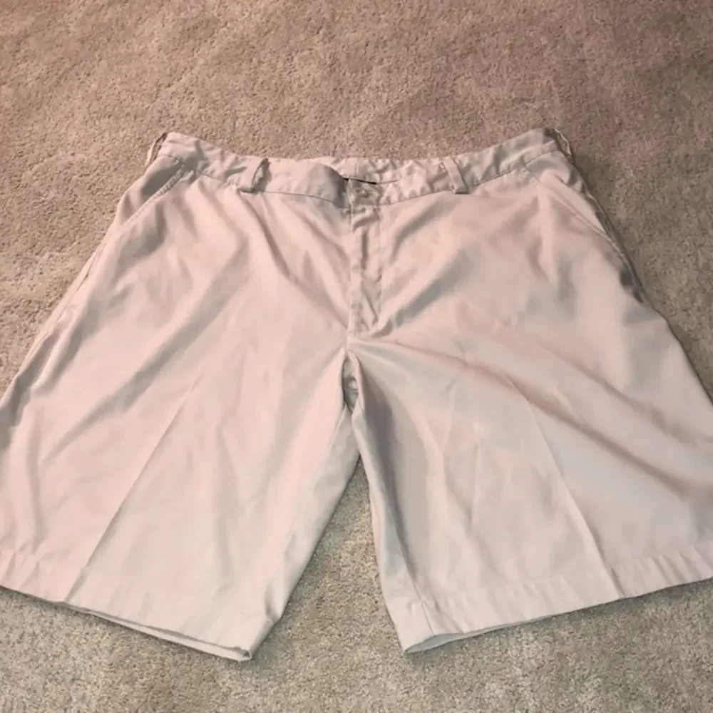 Nike Golf Dri-Fit Shorts Khaki  Men’s Size 36‎